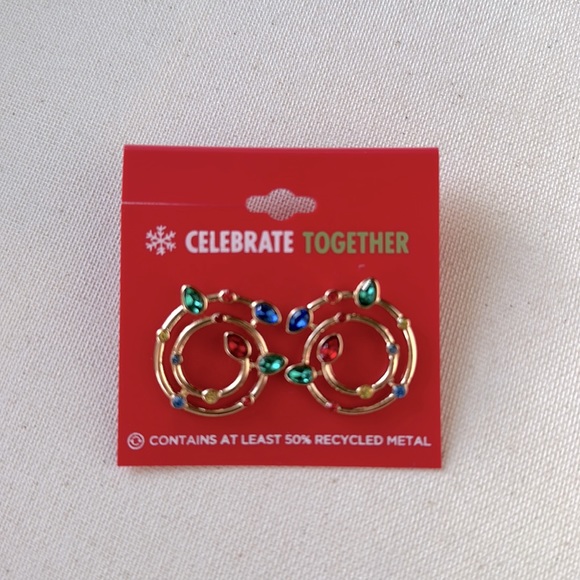 New!  Gold Tone Christmas lights earrings Festive Celebrate Together - Picture 3 of 4